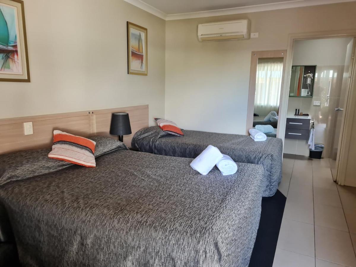 Cobar Central Motor Inn Extérieur photo