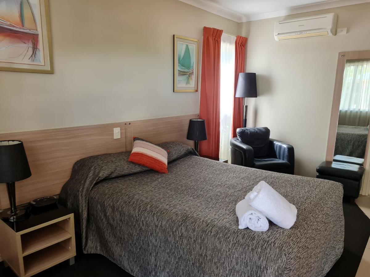 Cobar Central Motor Inn Extérieur photo